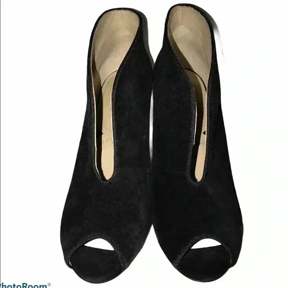 Adrienne Vittadini Grandeur Black Suede Peep Toe Pull On Bootie Heels Si… - Picture 2 of 7